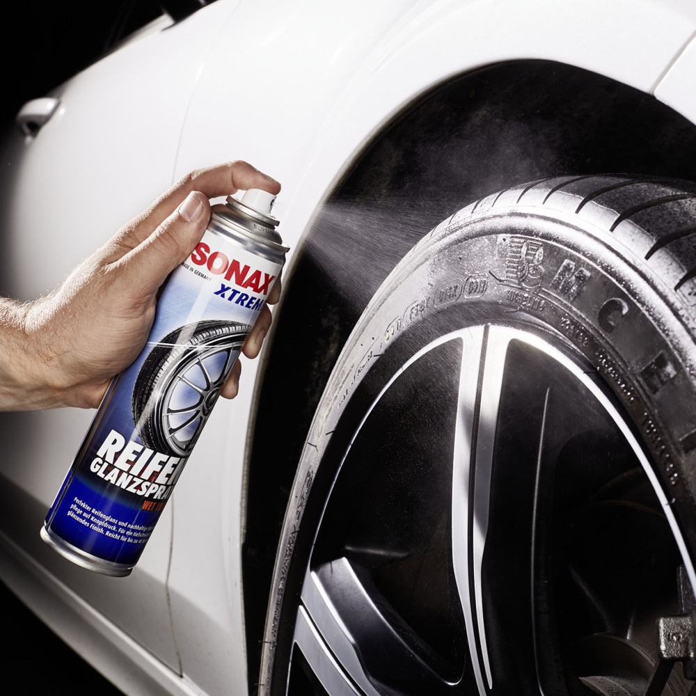 Засіб по догляду і чорнінню шин глянцевий 400 мл SONAX XTREME Reifenglanzspray Wet Look (235300)
