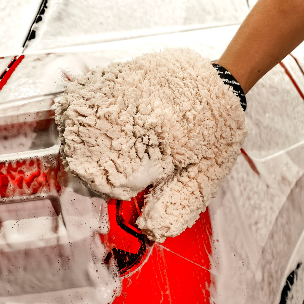 Рукавичка плюшево-мікрофіброва для миття авто MaxShine Plush Microfiber Wash Mitt 650 gsm бежевий (1140001B)