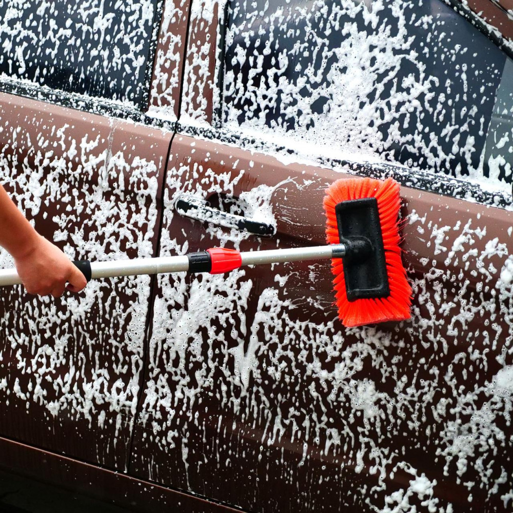 Телескопічна щітка для мийки MaxShine Flow-Thru 10" Wash Brush (7011020)