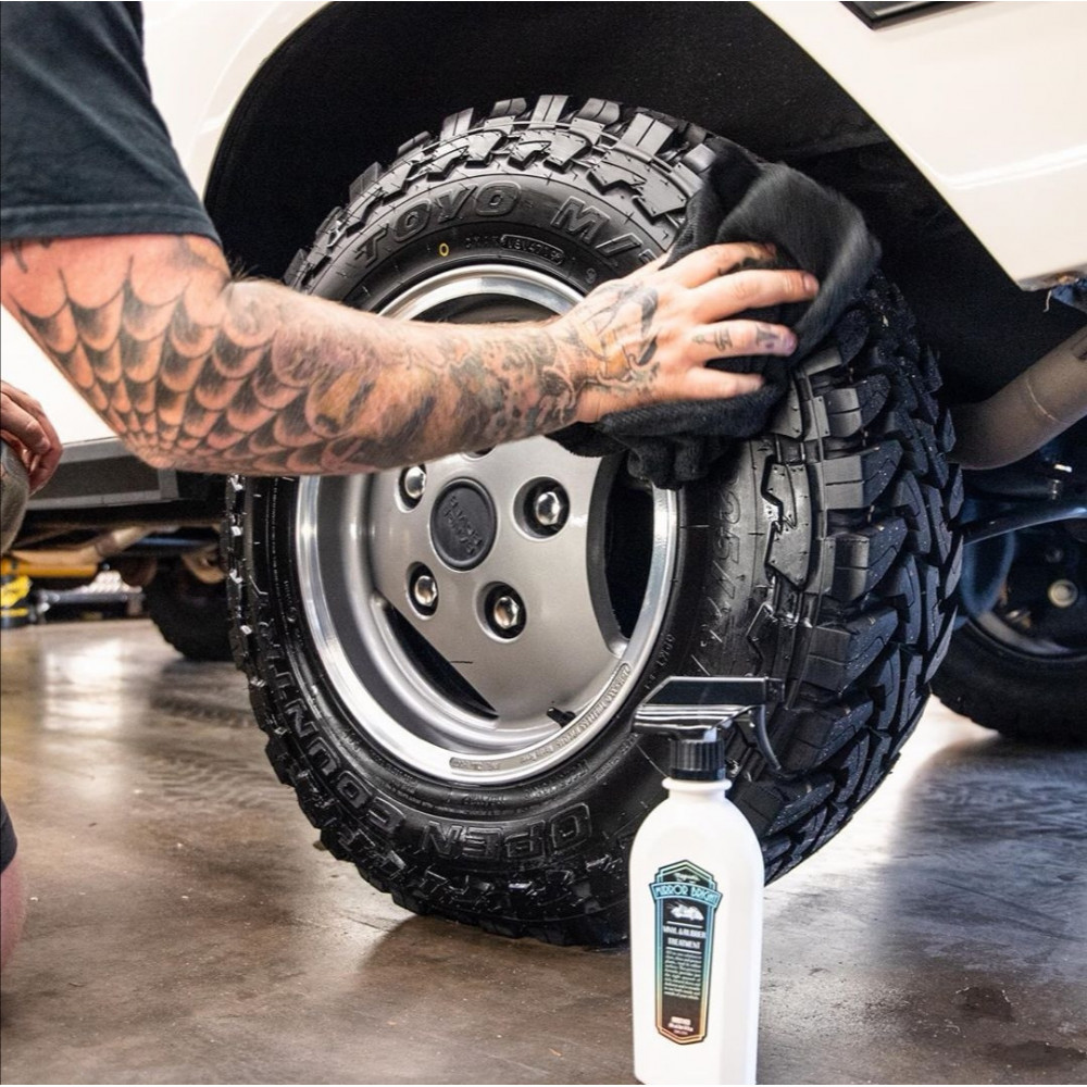 Універсальний засіб для салону - Meguiar's Mirror Bright™ Vinyl & Rubber Treatment 414 мл (MB0714EU)